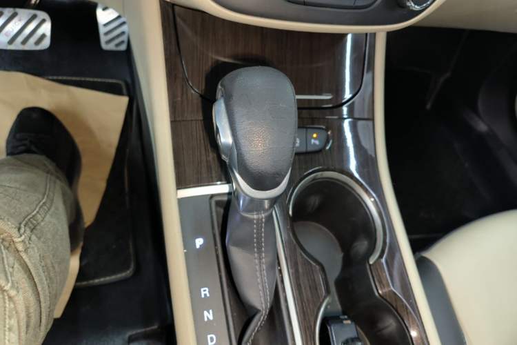 Used Buick Verano 2019 Sedan 15S Automatic Leading Model Gear Lever