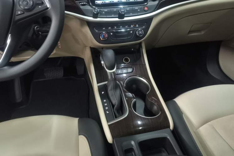 Used Buick Verano 2019 Sedan 15S Automatic Leading Model Gear Lever