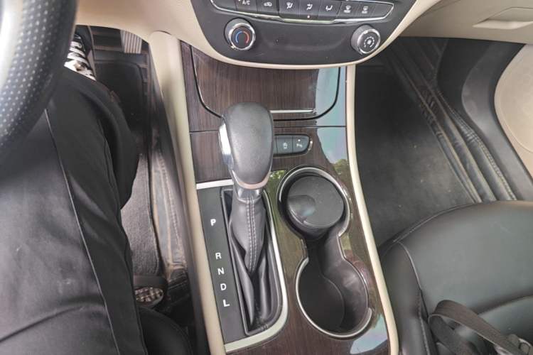 Used Buick Verano 2019 Sedan 15S Automatic Entry Model Gear Lever