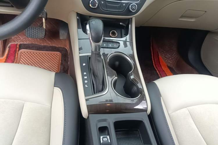 Used Buick Verano 2019 Sedan 15S Automatic Leading Model Gear Lever
