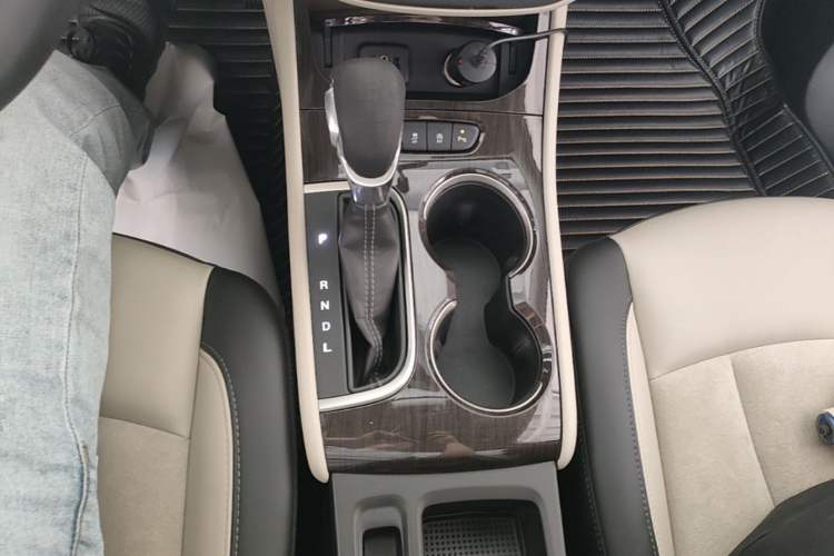 Used Buick Verano 2019 Sedan 15S Automatic Leading Model Gear Lever