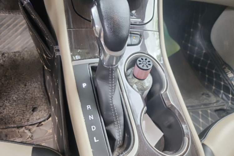 Used Buick Verano 2019 Sedan 15S Automatic Leading Model Gear Lever