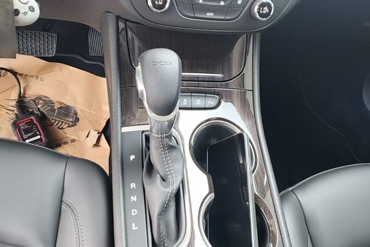 Used Buick Verano 2019 Sedan 20T Dual-Clutch Elite Model Gear Lever