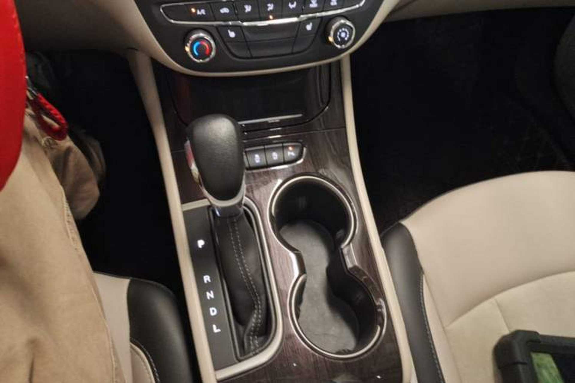 Used Buick Verano 2019 Sedan 15S Automatic Leading Model Gear Lever