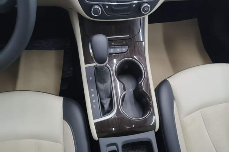 Used Buick Verano 2019 Sedan 15S Automatic Leading Model Gear Lever
