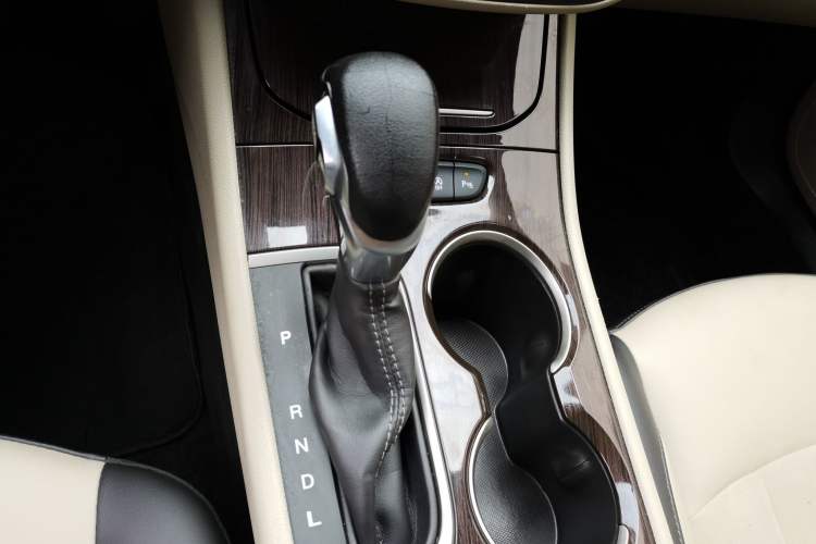 Used Buick Verano 2019 Sedan 15S Automatic Leading Model Gear Lever