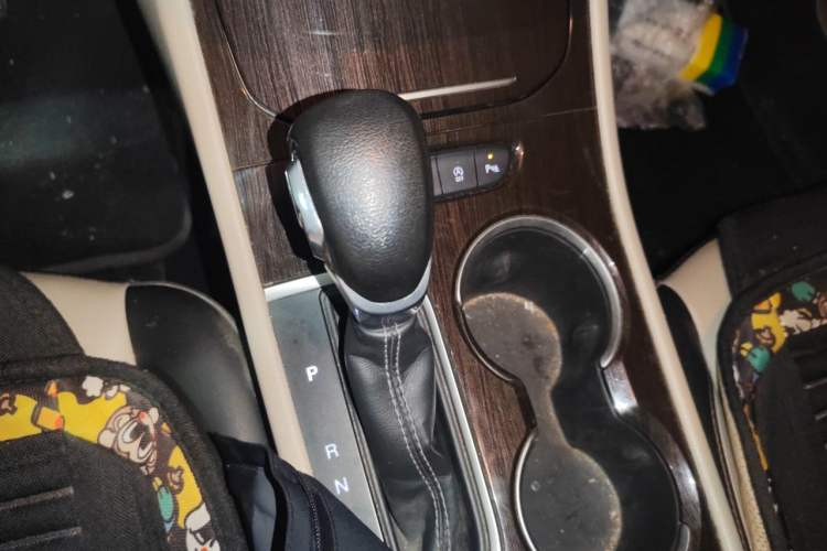 Used Buick Verano 2019 Sedan 15S Automatic Leading Model Gear Lever