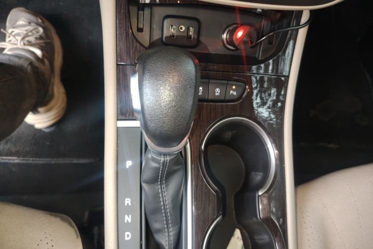 Used Buick Verano 2019 Sedan 15S Automatic Leading Model Gear Lever