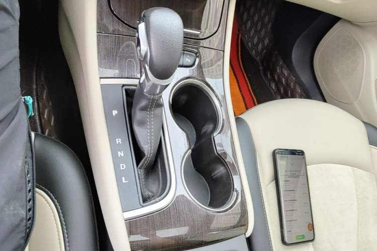 Used Buick Verano 2019 Sedan 15S Automatic Leading Model Gear Lever