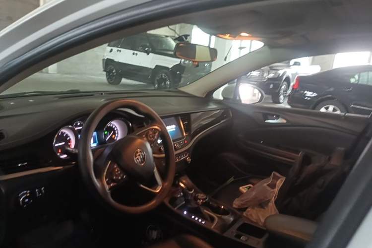 Used Buick Verano 2019 Sedan 20T Dual-Clutch Leading Model Headliner