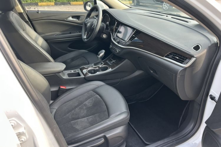 Used Buick Verano 2019 Sedan 20T Dual-Clutch Elite Model Interior 1