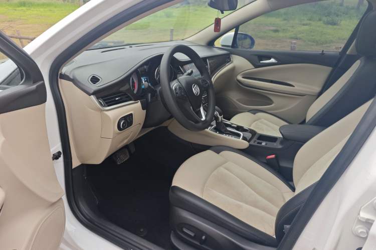 Used Buick Verano 2019 Sedan 15S Automatic Leading Model Interior 2