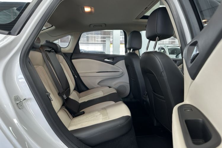 Used Buick Verano 2019 Sedan 15S Automatic Leading Model Interior 3