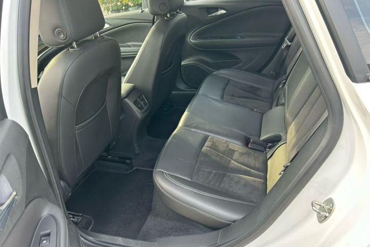 Used Buick Verano 2019 Sedan 20T Dual-Clutch Elite Model Interior 3