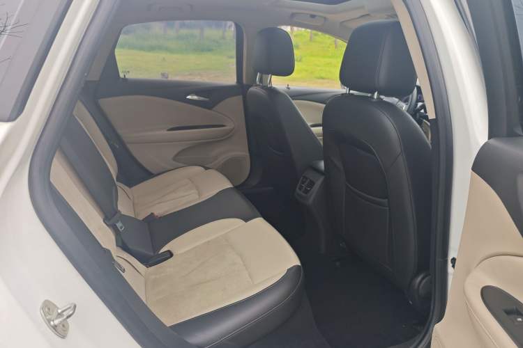 Used Buick Verano 2019 Sedan 15S Automatic Leading Model Interior 4