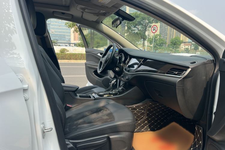 Used Buick Verano 2019 Sedan 20T Dual-Clutch Elite Model Interior 4