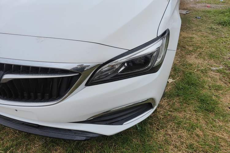 Used Buick Verano 2019 Sedan 20T Dual-Clutch Leading Model Left Front Headlight