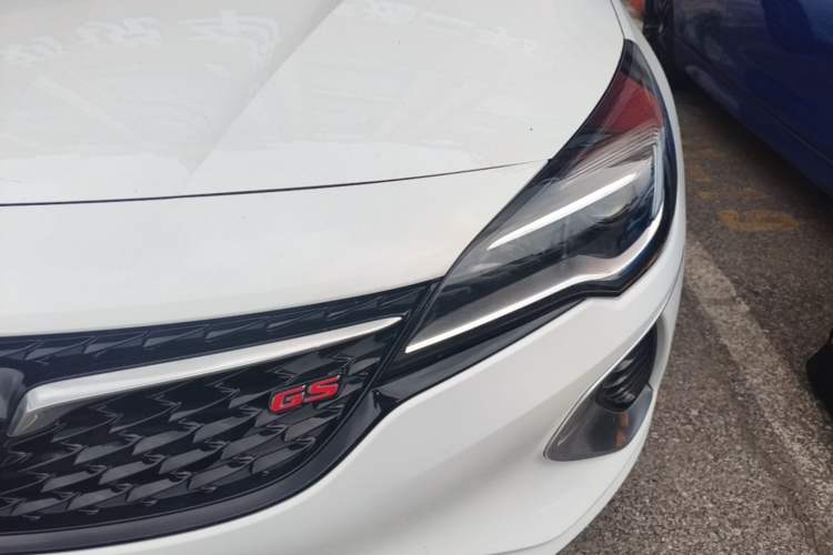 Used Buick Verano 2019 Hatchback GS 20T Dual-Clutch Leading Model Left Front Headlight