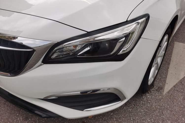 Used Buick Verano 2019 Sedan 15S Automatic Leading Model Left Front Headlight