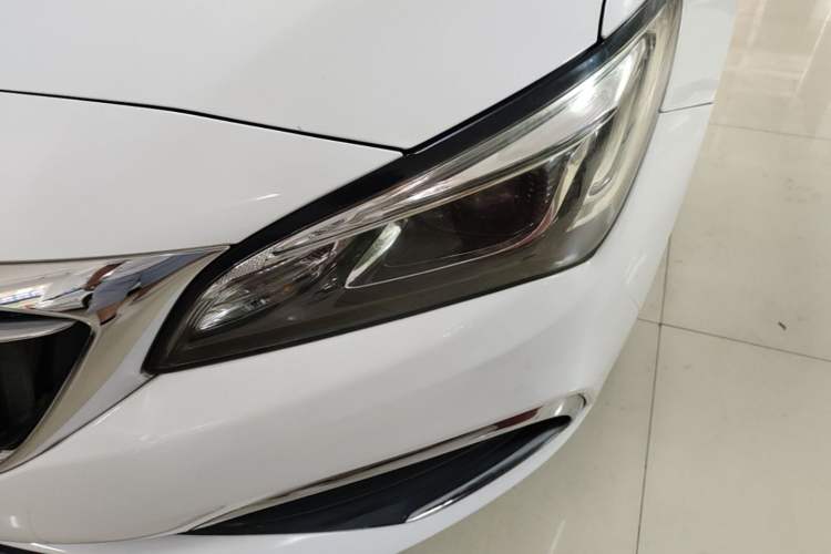 Used Buick Verano 2019 Sedan 15S Automatic Leading Model Left Front Headlight