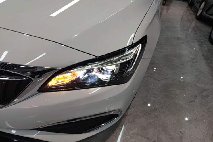 Used Buick Verano 2019 Sedan 15S Automatic Entry Model Left Front Headlight