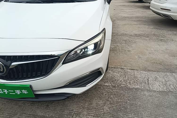 Used Buick Verano 2019 Sedan 20T Dual-Clutch Leading Model Left Front Headlight