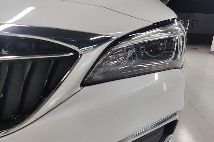 Used Buick Verano 2019 Sedan 20T Dual-Clutch Leading Model Left Front Headlight