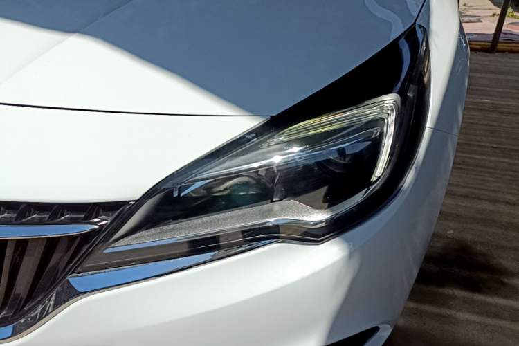 Used Buick Verano 2019 Hatchback 15S Automatic Ambition Model Left Front Headlight
