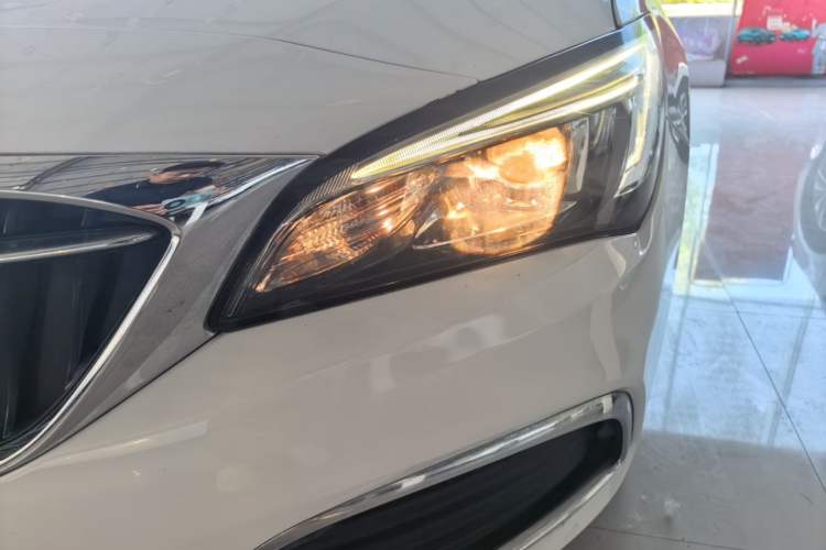 Used Buick Verano 2019 Sedan 15S Automatic Entry Model Left Front Headlight
