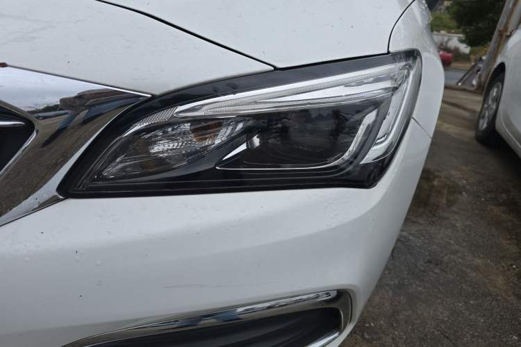 Used Buick Verano 2019 Sedan 20T Dual-Clutch Leading Model Left Front Headlight