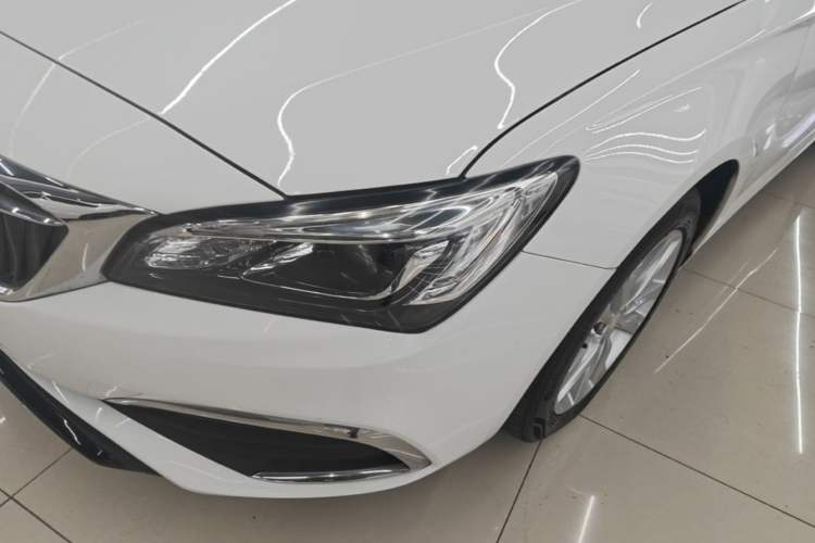 Used Buick Verano 2019 Sedan 20T Dual-Clutch Leading Model Left Front Headlight