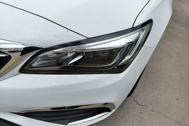 Used Buick Verano 2019 Sedan 15S Automatic Leading Model Left Front Headlight