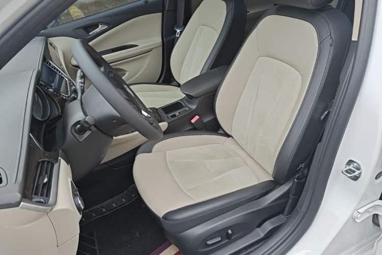 Used Buick Verano 2019 Sedan 15S Automatic Leading Model Left Front Seat