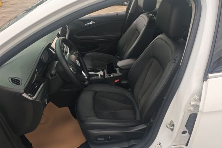 Used Buick Verano 2019 Sedan 20T Dual-Clutch Elite Model Left Front Seat