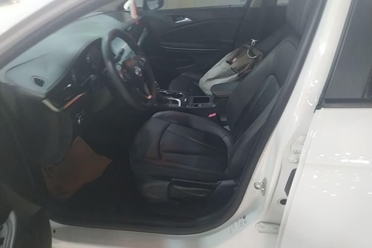 Used Buick Verano 2019 Sedan 20T Dual-Clutch Leading Model Left Front Seat