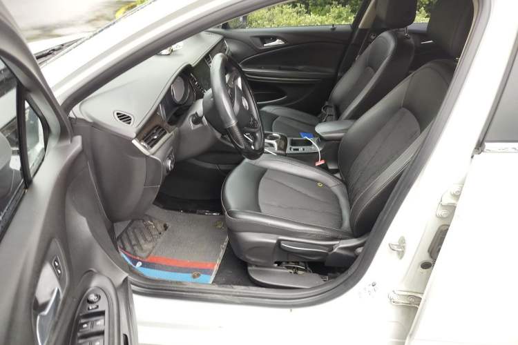 Used Buick Verano 2019 Sedan 20T Dual-Clutch Leading Model Left Front Seat