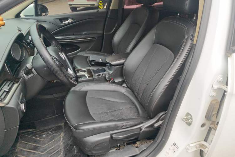 Used Buick Verano 2019 Sedan 20T Dual-Clutch Leading Model Left Front Seat