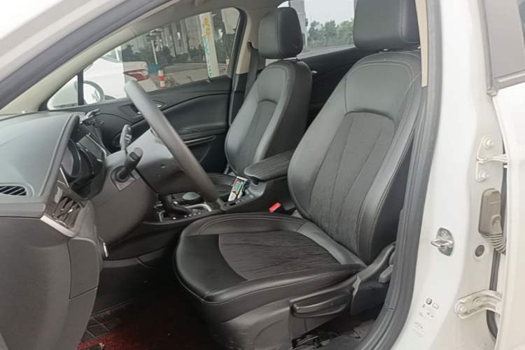 Used Buick Verano 2019 Sedan 20T Dual-Clutch Leading Model Left Front Seat