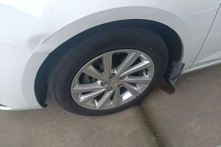 Used Buick Verano 2019 Sedan 15S Automatic Leading Model Left Front Wheel Hub