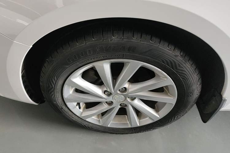 Used Buick Verano 2019 Sedan 15S Automatic Entry Model Left Front Wheel Hub