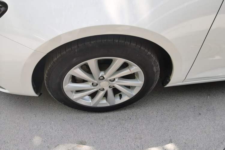 Used Buick Verano 2019 Sedan 15S Automatic Leading Model Left Front Wheel Hub