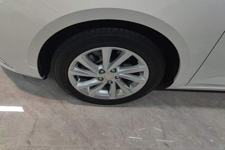 Used Buick Verano 2019 Sedan 15S Automatic Entry Model Left Front Wheel Hub