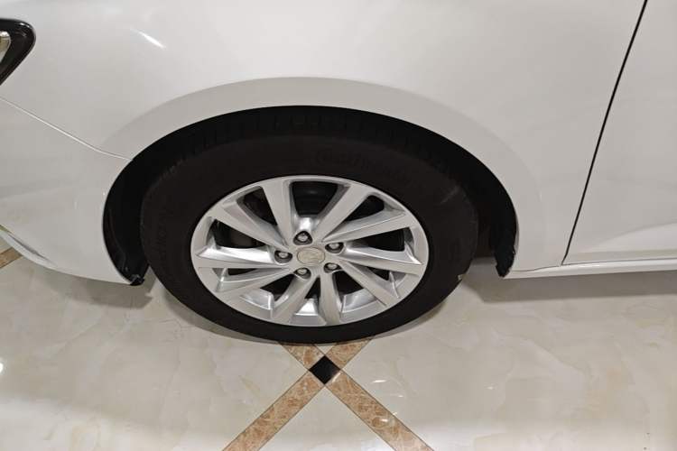 Used Buick Verano 2019 Sedan 15S Automatic Entry Model Left Front Wheel Hub