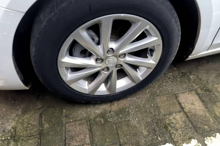 Used Buick Verano 2019 Sedan 15S Automatic Leading Model Left Front Wheel Hub