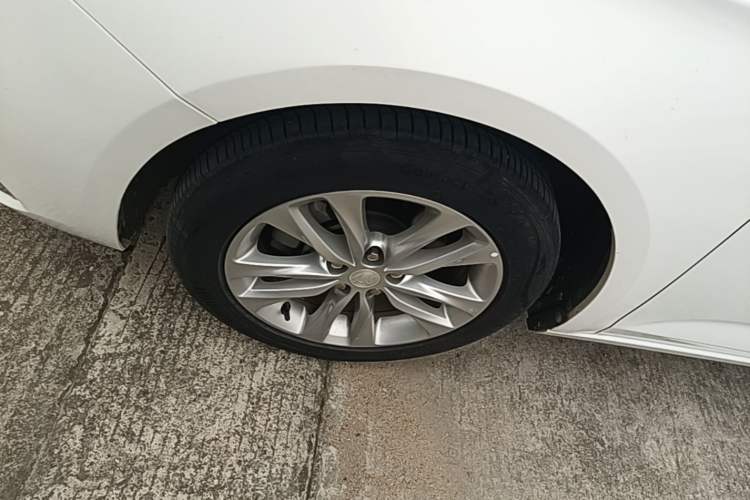 Used Buick Verano 2019 Sedan 20T Dual-Clutch Leading Model Left Front Wheel Hub