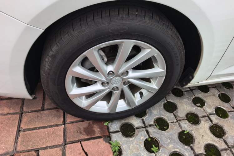 Used Buick Verano 2019 Sedan 15S Automatic Leading Model Left Front Wheel Hub