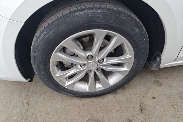 Used Buick Verano 2019 Sedan 20T Dual-Clutch Leading Model Left Front Wheel Hub