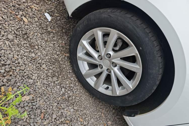 Used Buick Verano 2019 Sedan 15S Automatic Leading Model Left Front Wheel Hub
