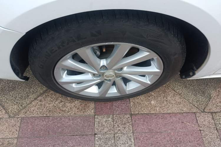 Used Buick Verano 2019 Sedan 15S Automatic Leading Model Left Front Wheel Hub