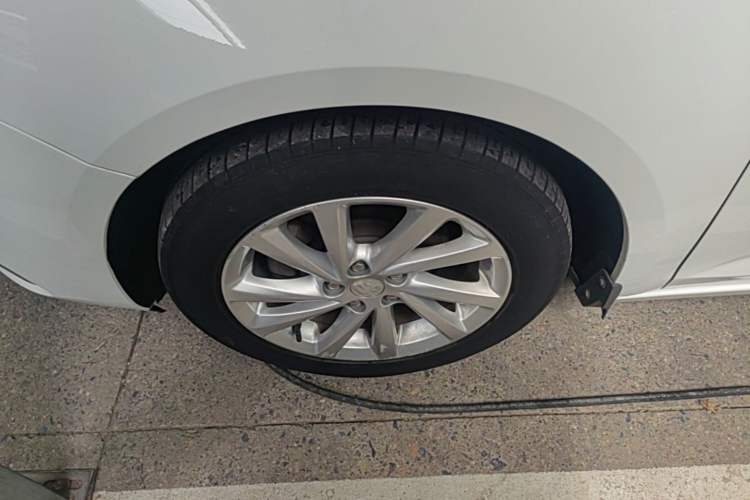 Used Buick Verano 2019 Sedan 15S Automatic Entry Model Left Front Wheel Hub